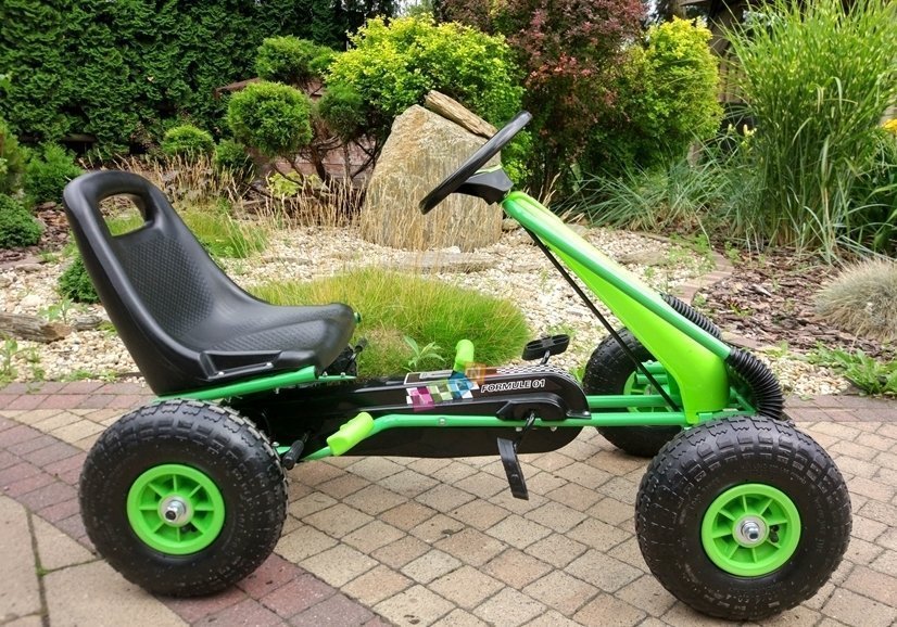 Majlo Toys Detská šliapacia motokára s nafukovacími kolesami Formule 15 zelená