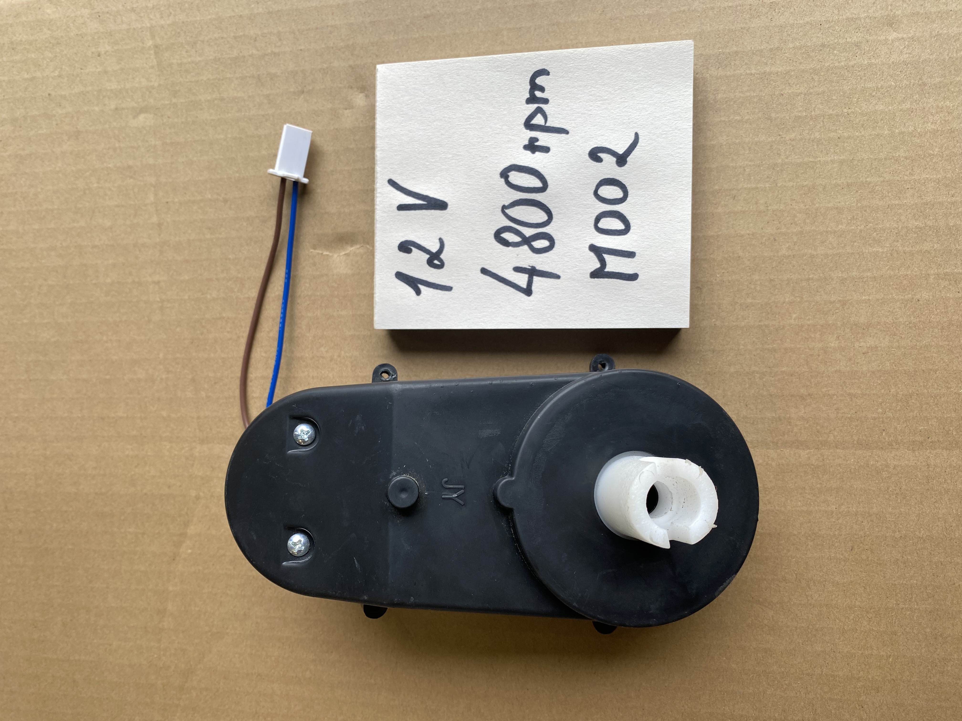 Motor s prevodovkou 12V 4800rpm - použitý