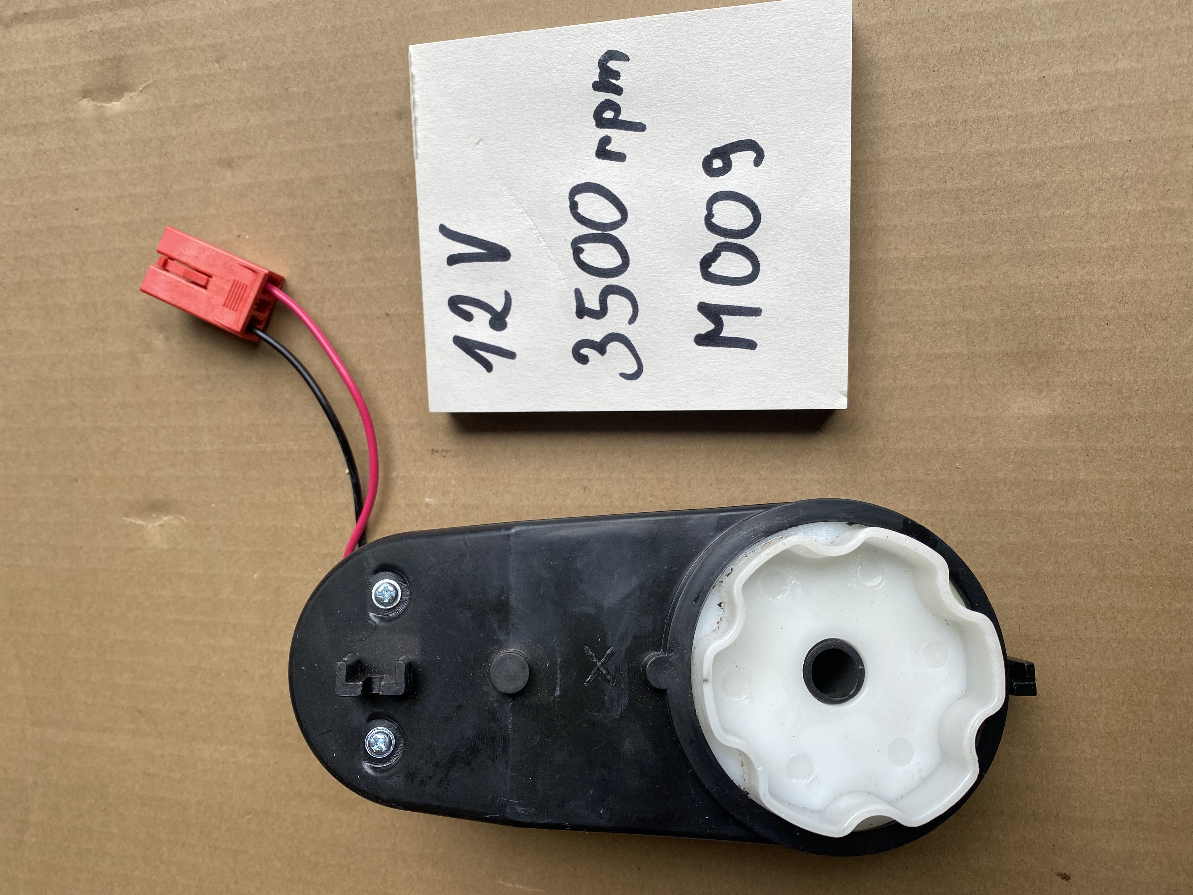Motor s prevodovkou 12V 3500rpm - použitý