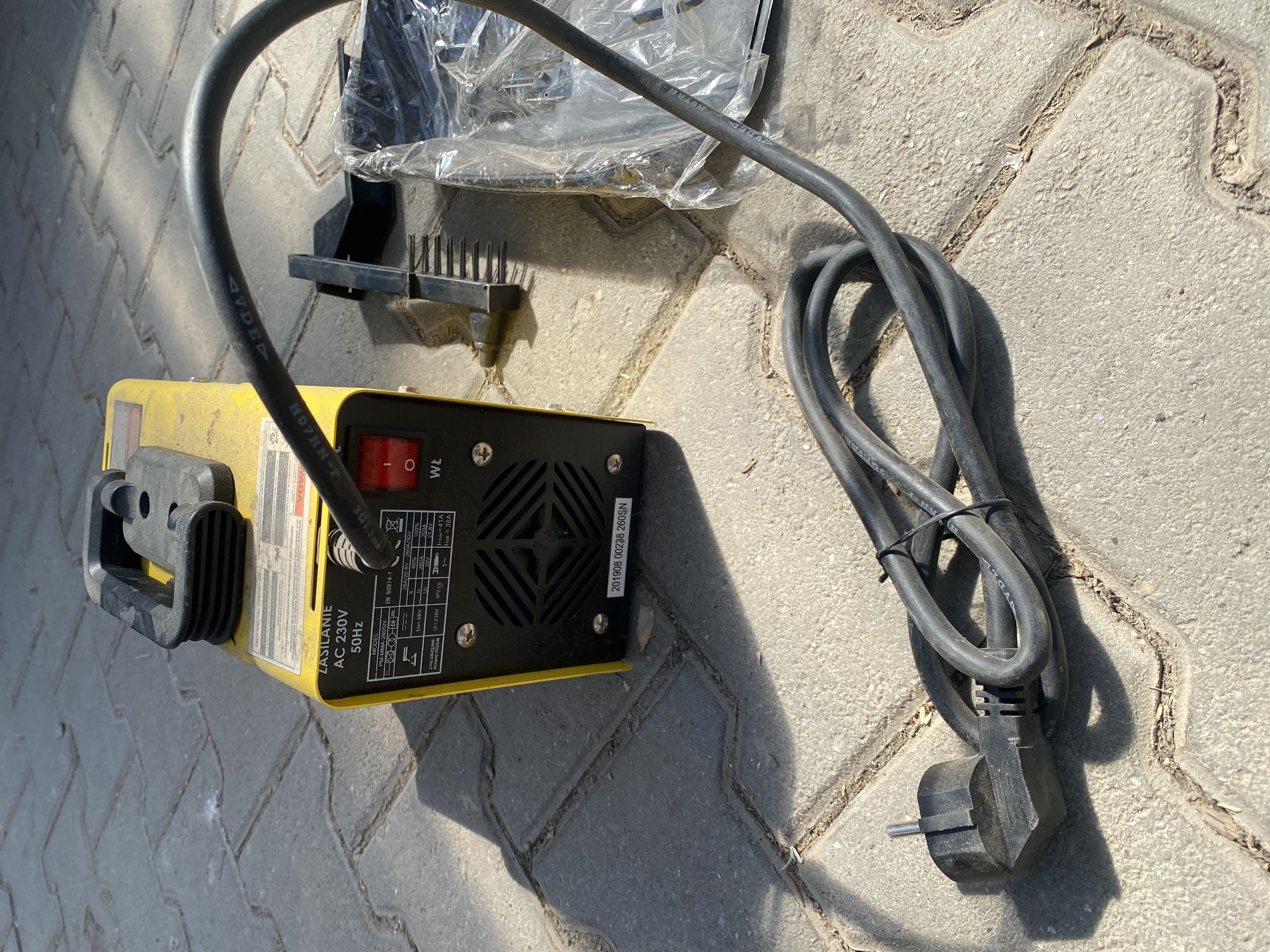 Invertorová elektródová zváračka 260A IGBT PM-MMA-260SN - POWERMAT, POUŽITÁ