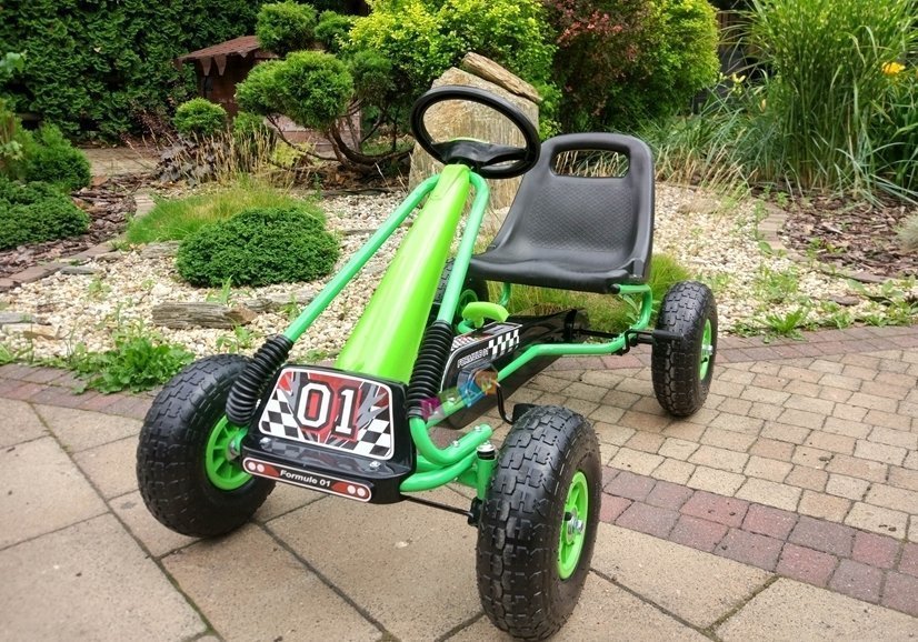 Majlo Toys Detská šliapacia motokára s nafukovacími kolesami Formule 15 zelená