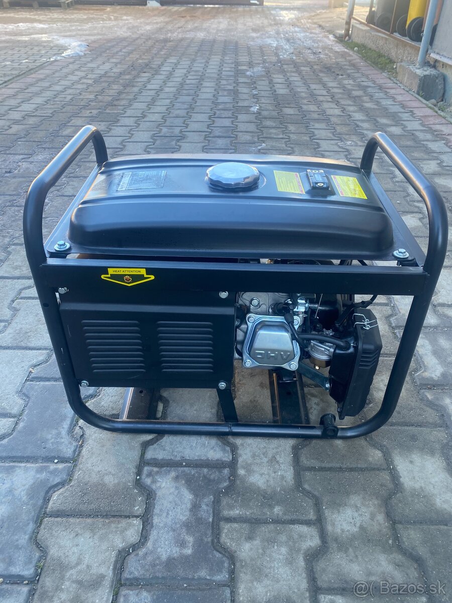 Elektrocentrála 3500W 4-takt 12/230/400 V s AVR - Keltin K00253, Použitý