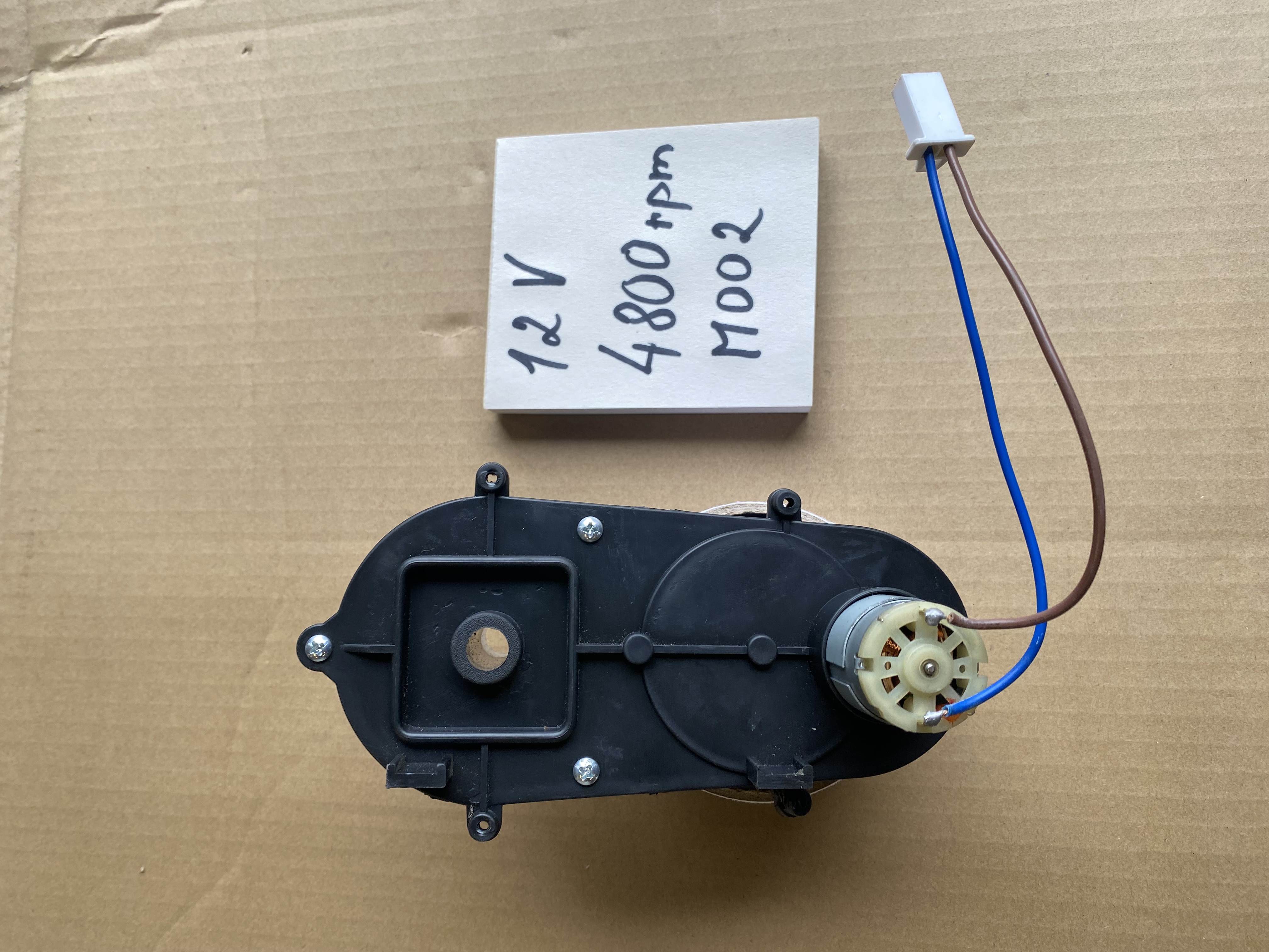 Motor s prevodovkou 12V 4800rpm - použitý