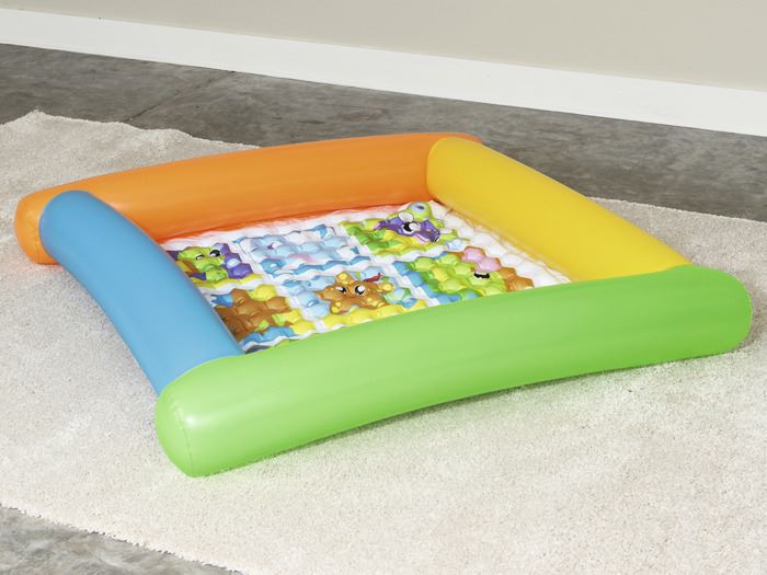 Bestway 52240 Nafukovacia podložka na hranie 132x132x23 cm