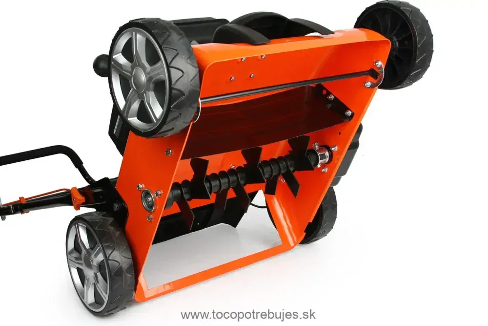 Benzínový vertikulátor Demon 3,8 kW M83270