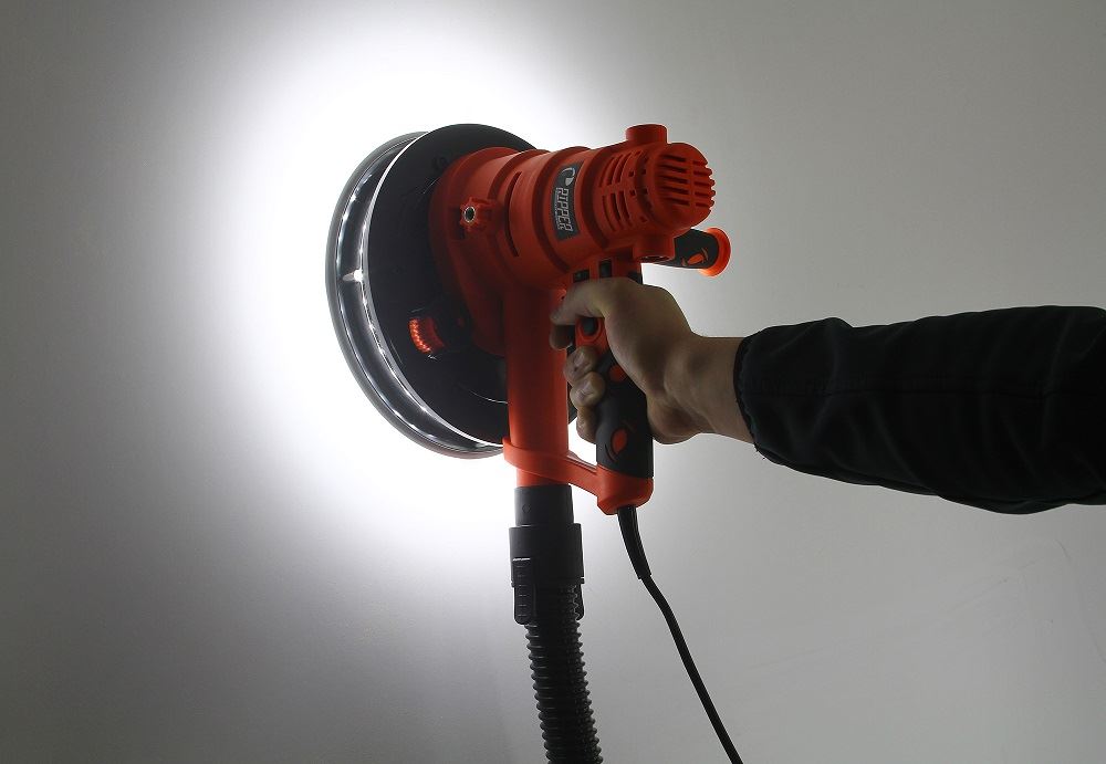 OMIETKOVÁ BRÚSKA 180M LED MAR-POL M90202