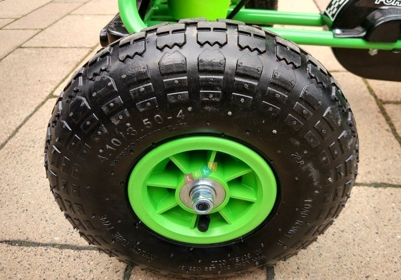 Majlo Toys Detská šliapacia motokára s nafukovacími kolesami Formule 15 zelená