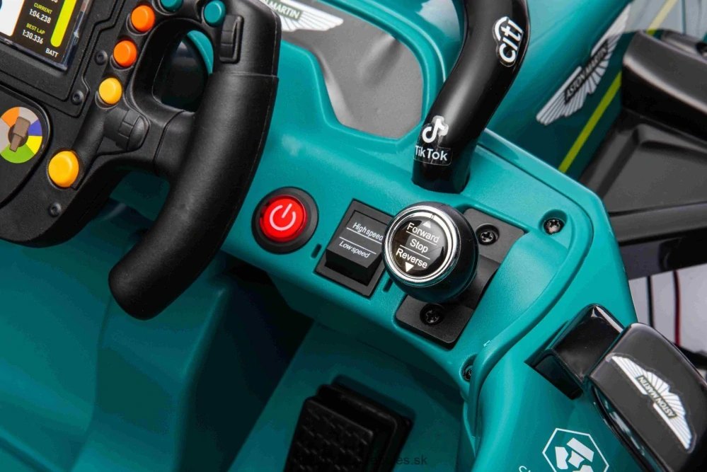 Licencovaná elektrická Formula Aston Martin ARAMCO, zelená, 2 x 35W Motor, Eva kolesá, MP3 Prehrávač s AUX/USB, Koženkové sedadlo, 12V/10Ah Batéria, Odpruženie, LED svetlá