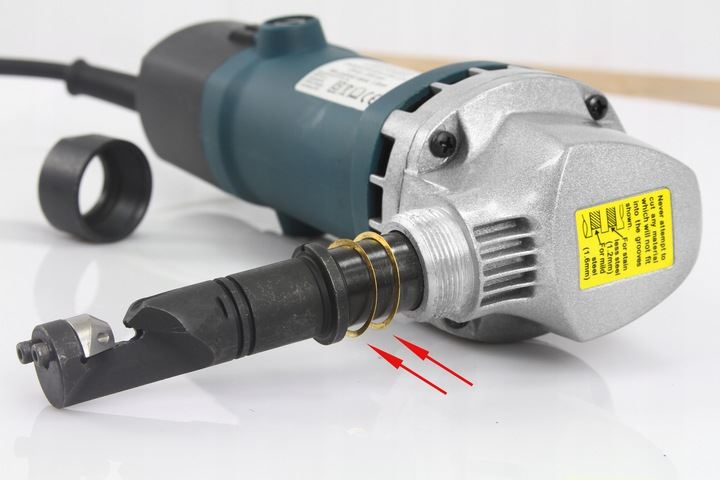 Elektrické nožnice na plech 1550W M79302R - MAR-POL