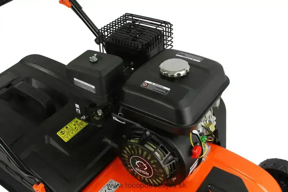 Benzínový vertikulátor Demon 3,8 kW M83270