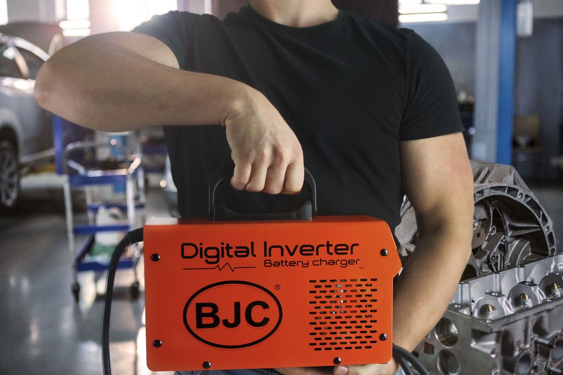 Štartovací a nabíjací vozík BC-600 - BJC M82498