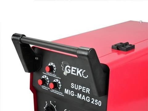 Zváračka CO2 MIG,MAG 250 SUPER 230/400V - GEKO G80094 použitá, zlomená rukoväť
