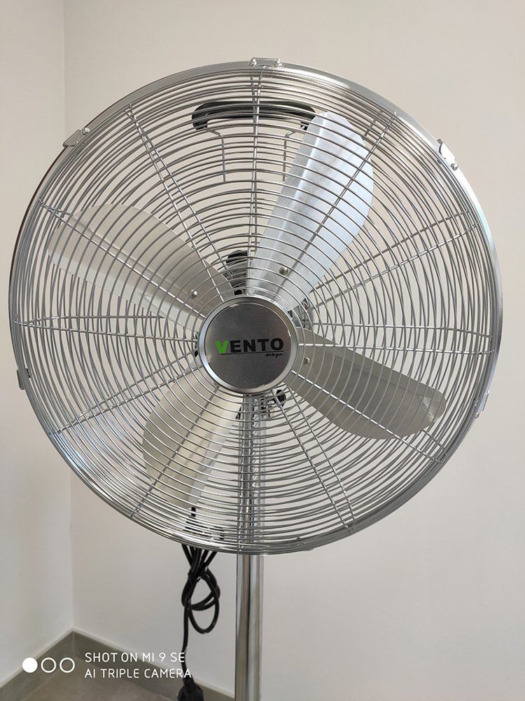 Stojanový chrómovaný ventilátor Vento 40cm 50W