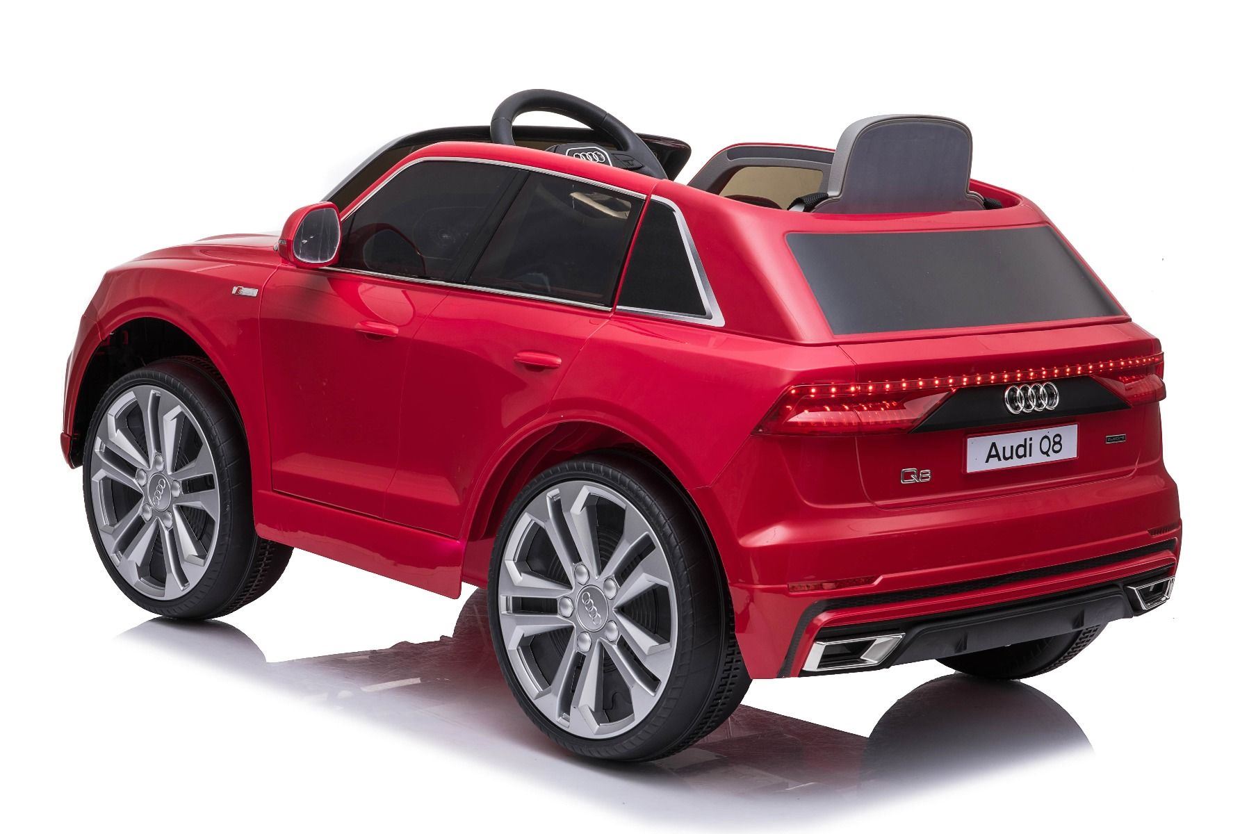 Elektrické autíčko Audi Q8, 12V, 2,4 GHz dialkové ovládanie, USB / SD Vstup, LED svetlá, 12V batéria, mäkké EVA kolesá, 2 X MOTOR, červené, ORIGINÁL licencia