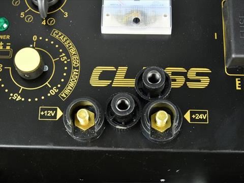 Štartovací a nabíjací vozík CLASS 630 - GEKO G80026