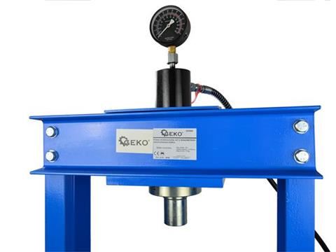 Hydraulický lis 30T s tlakomerom a dvojstupňové čerpadlo - GEKO G02083