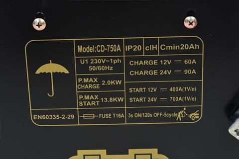 Štartovací vozík CLASS 750 LCD - GEKO G80032