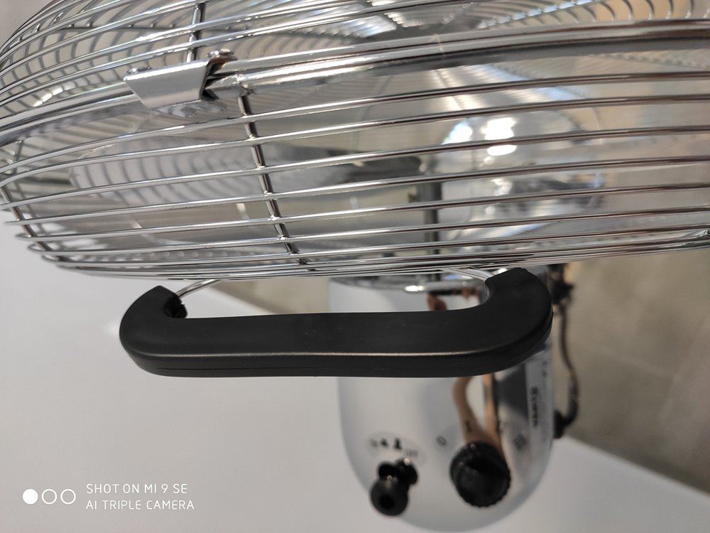 Stojanový chrómovaný ventilátor Vento 40cm 50W