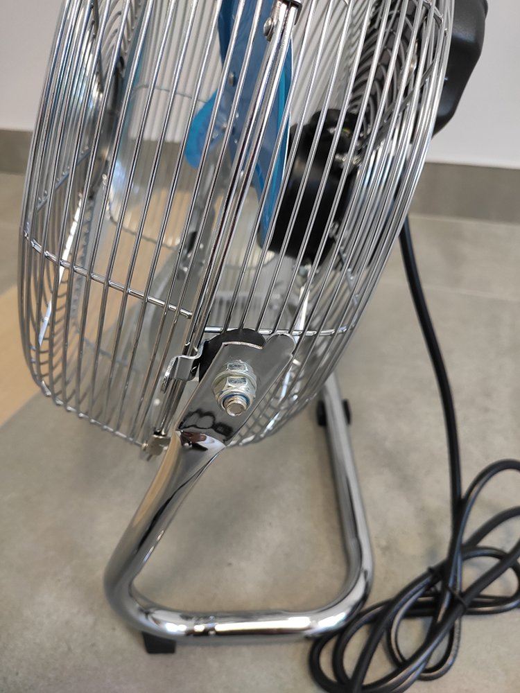 Podlahový ventilátor Chrome Vento 30cm 55W
