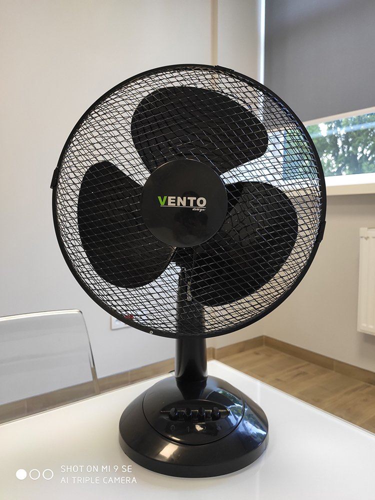Stolový ventilátor Vento 30cm 40W čierny