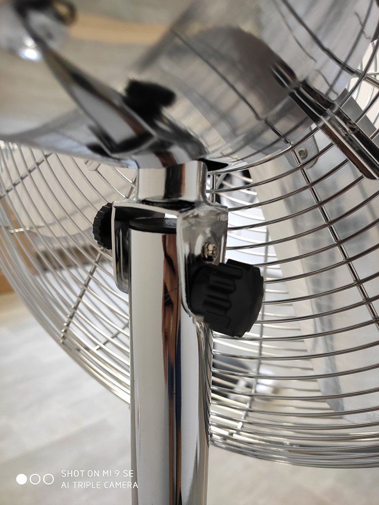 Stojanový chrómovaný ventilátor Vento 40cm 50W