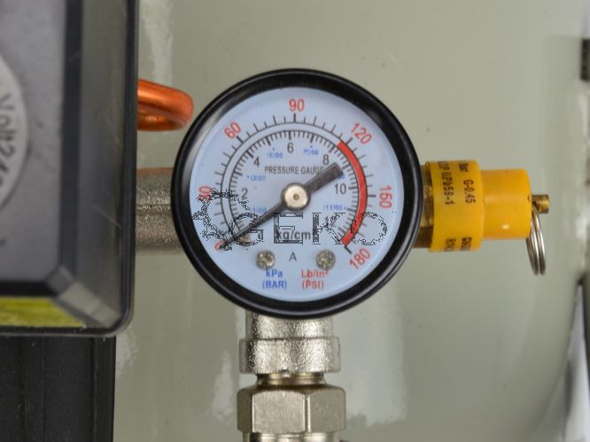 Kompresor olejový 50L 2,5Hp - GEKO G80301